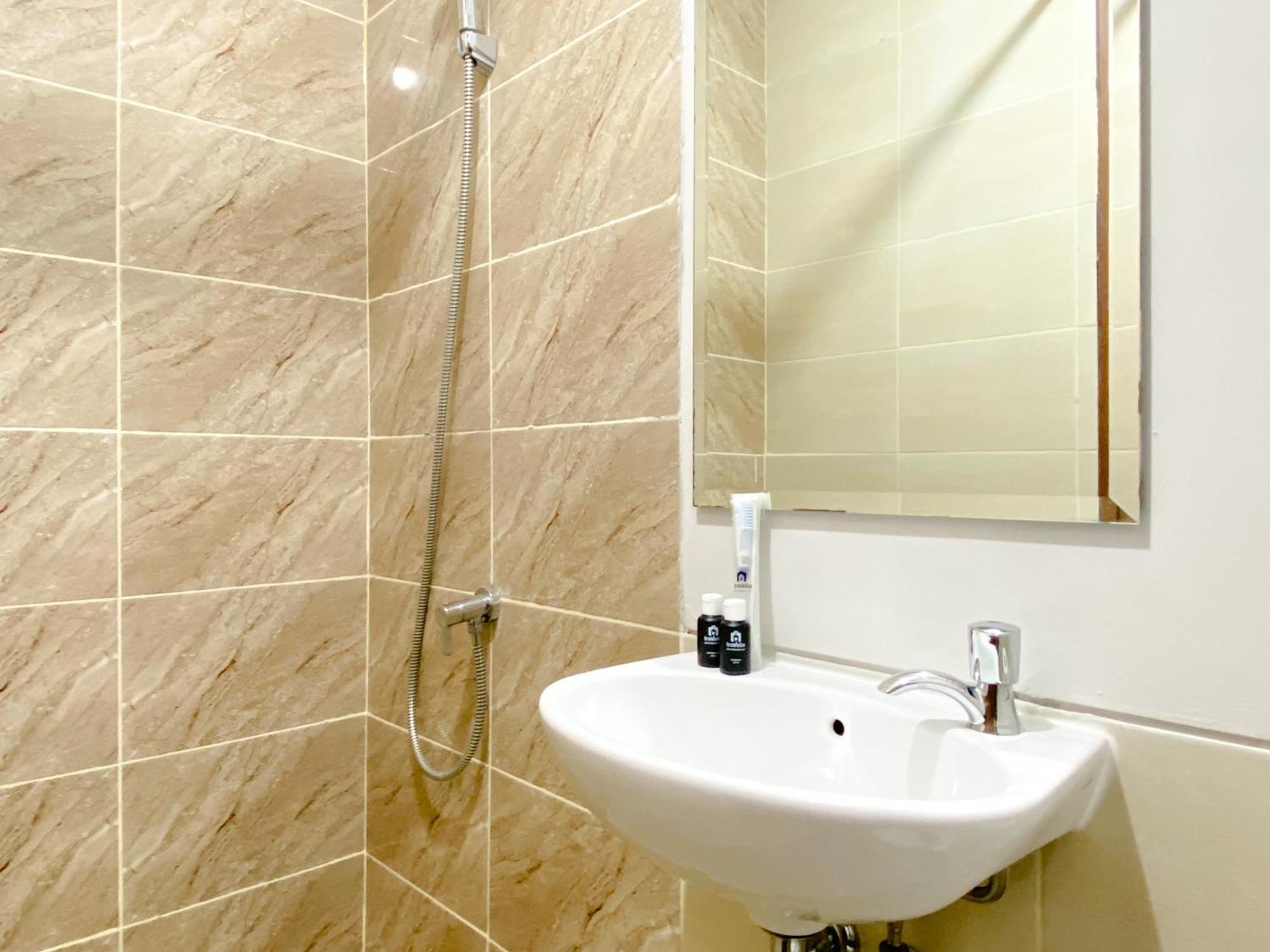 Minimalist And Homey At Transpark Juanda Timur By Travelio Apartemen